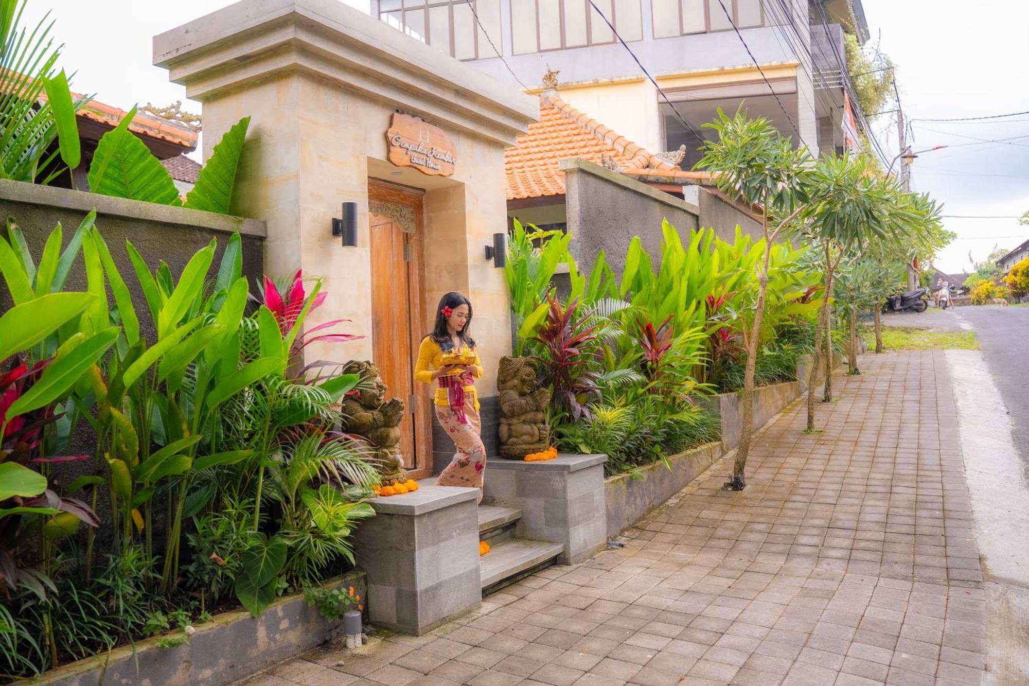 Cempaka Kembar Guest House Ubud  Bagian luar foto