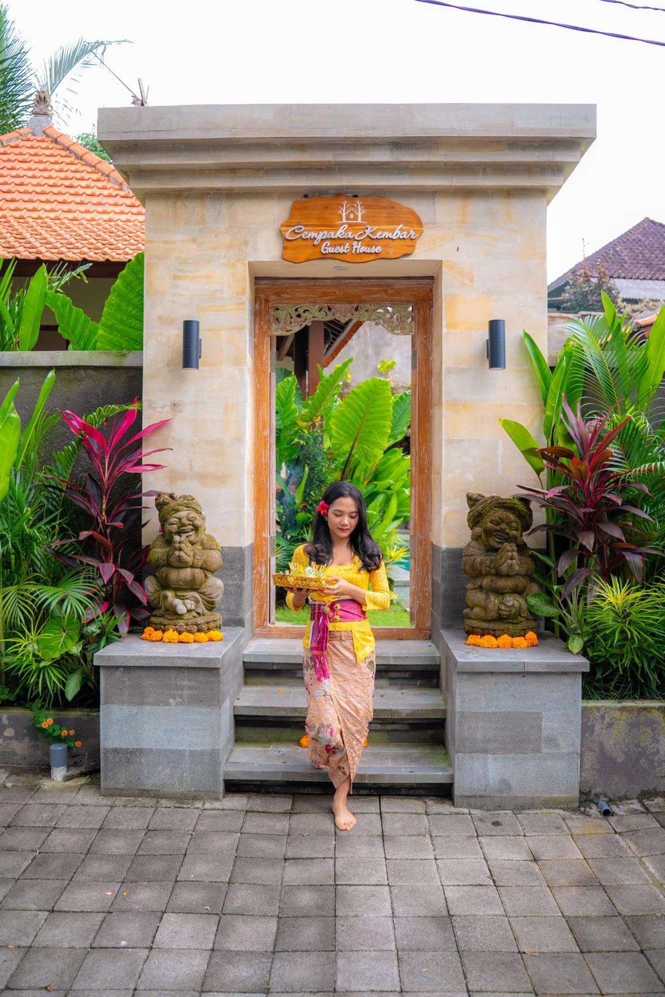 Cempaka Kembar Guest House Ubud  Bagian luar foto